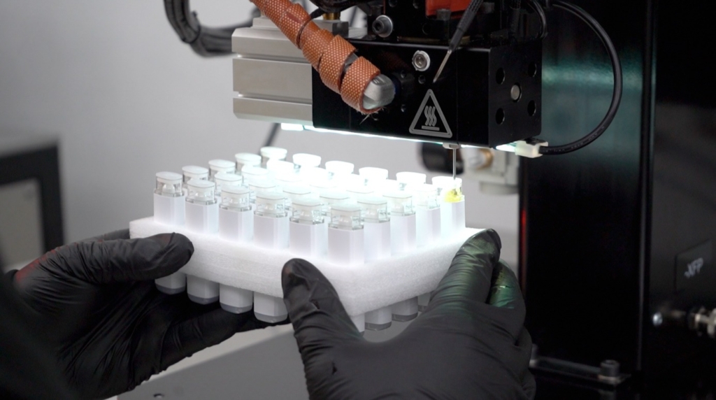 Vape-filling production equipment in operation